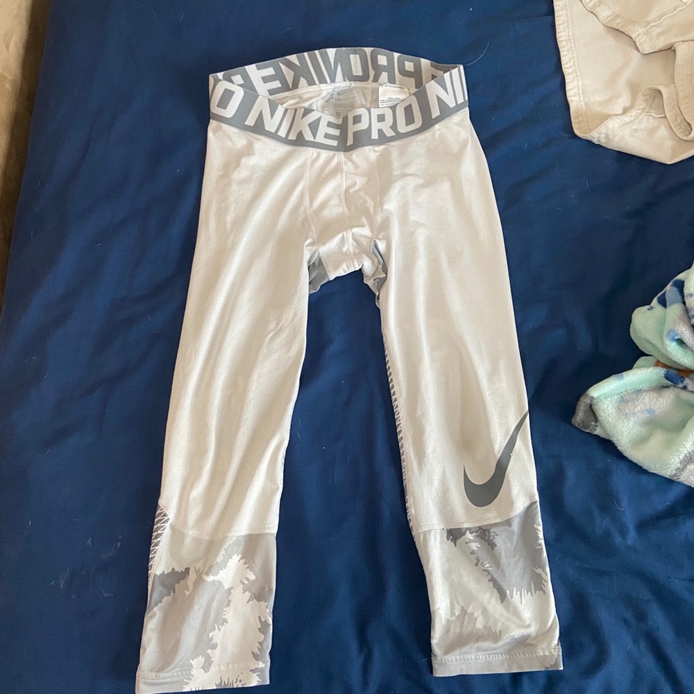 Men’s Nike Pro Tights 3/4 length (NOT FULL LENGTH)